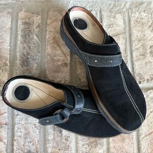 Bass Leather Black Suede Cork Mules